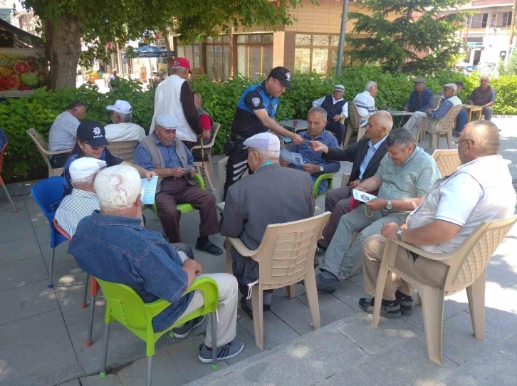 Polis vatandaşları ’İletişim Yoluyla Dolandırıcılık’ Konusunda Uyardı
