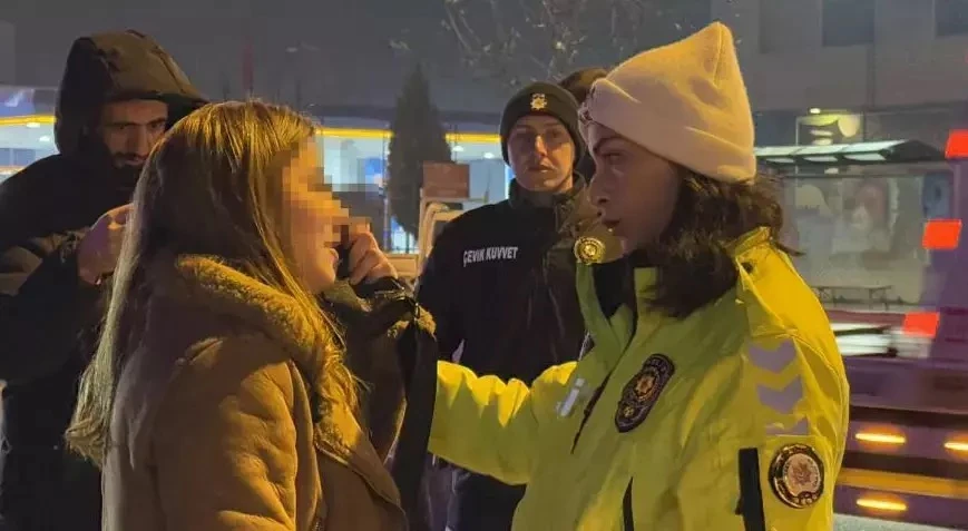 Polisi görünce sevdiği kadını terk edip kaçtı