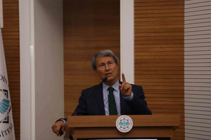 Prof. Dr. Halaçoğlu’ndan gençlere "Kendinizi geliştirin" tavsiyesi
