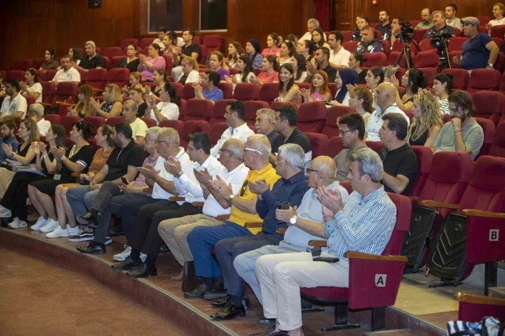 Prof. Dr. Uyar: "İklim değişikliğinin ve enerji sorununun çözümü yenilenebilir enerjide"
