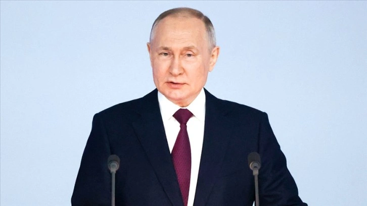 Putin, Rus bürokratların sadece yerli araç kullanmasını istedi