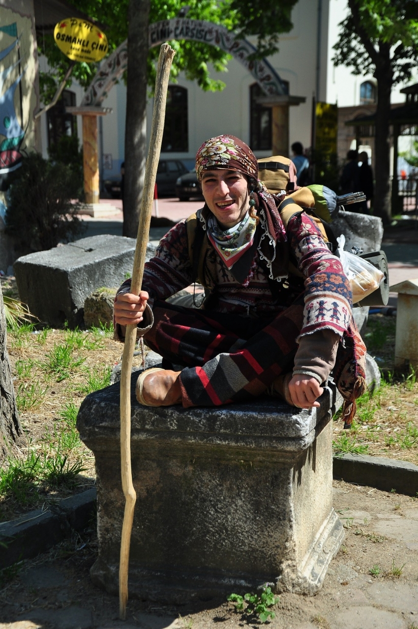 Türk seyyah 4 yıldır hiç para harcamadan diyar diyar geziyor