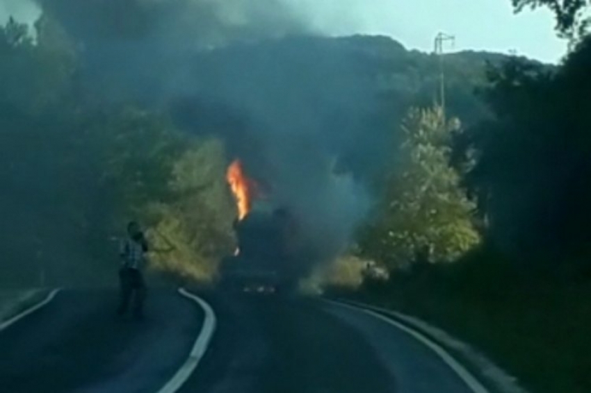 İnegöl'de asit yüklü tanker yandı