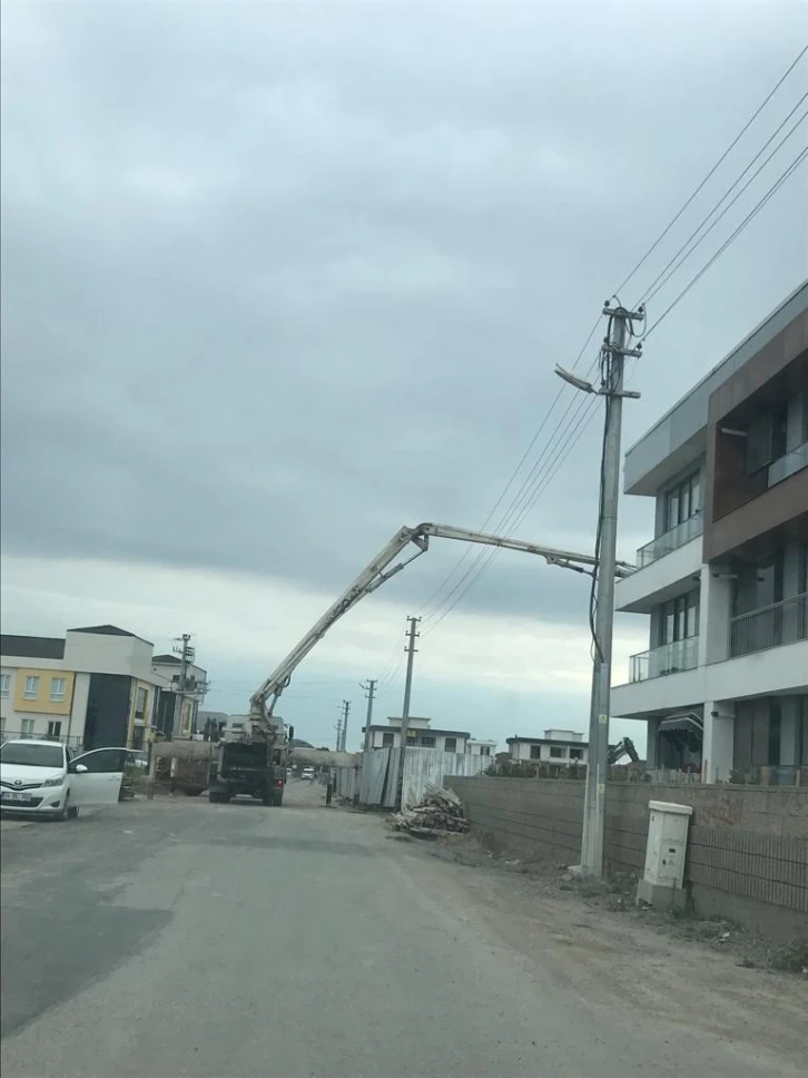 "Elektrik şebekelerine müdahale etmeyin" uyarısı
