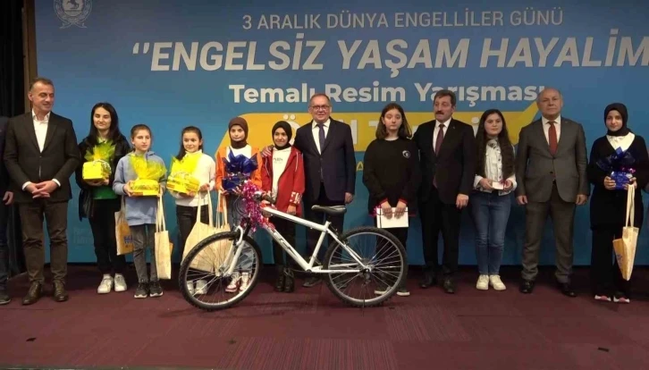 "Engelsiz Yaşam Hayalim" resim yarışmasının kazananları ödüllerini aldı
