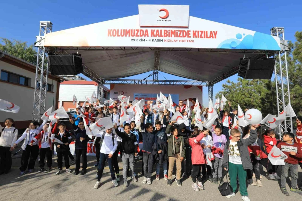 "Kızılay Haftası Sokağı" etkinlikleri başladı
