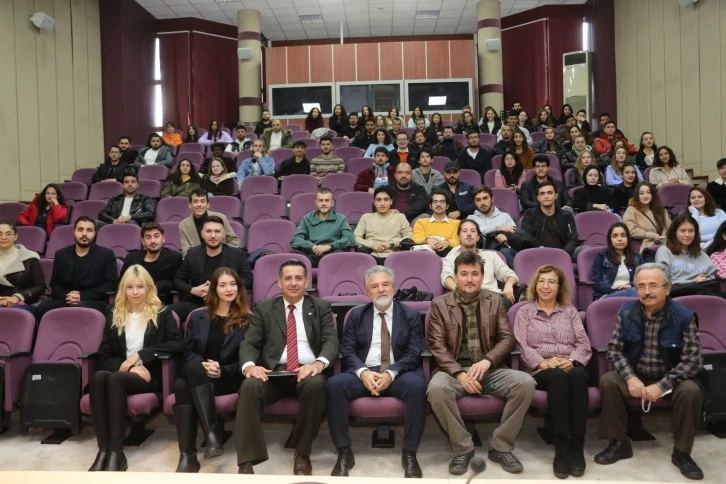 "Lozan Antlaşması’na aykırı olarak silahlandırılan Yunan adaları, Yunan tarafının saldırgan tutumunu göstermektedir"
