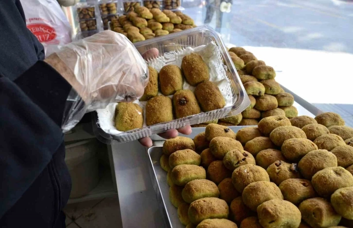 Ramazan sofralarının vazgeçilmez tatlısı: "Kerebiç"
