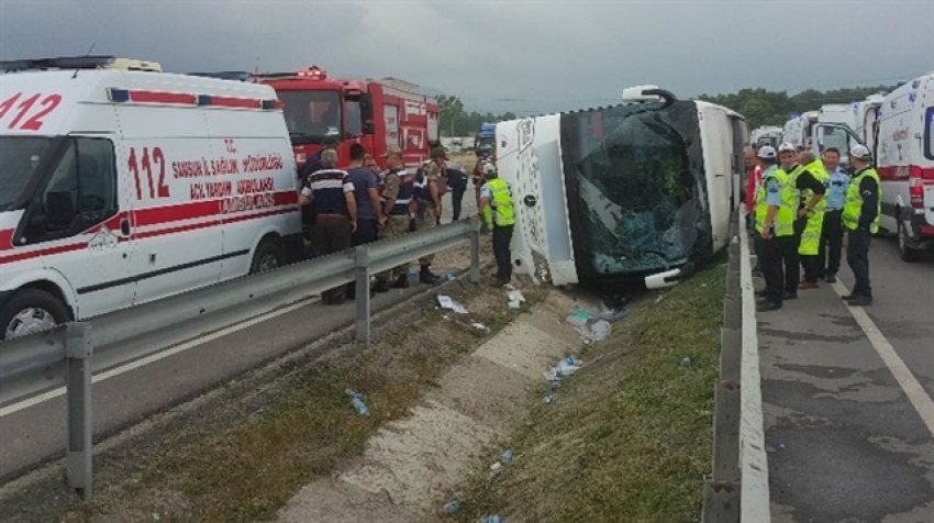 Samsun'da otobüs devrildi: 46'sı asker 47 yaralı