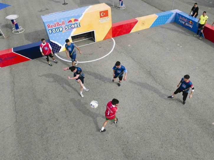 Red Bull Four 2 Score’da kazanan ’Futbolun Çavuşları’
