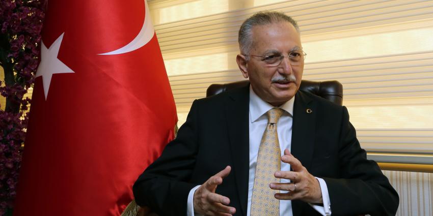 İhsanoğlu kadın muhabiri fena kızdırdı