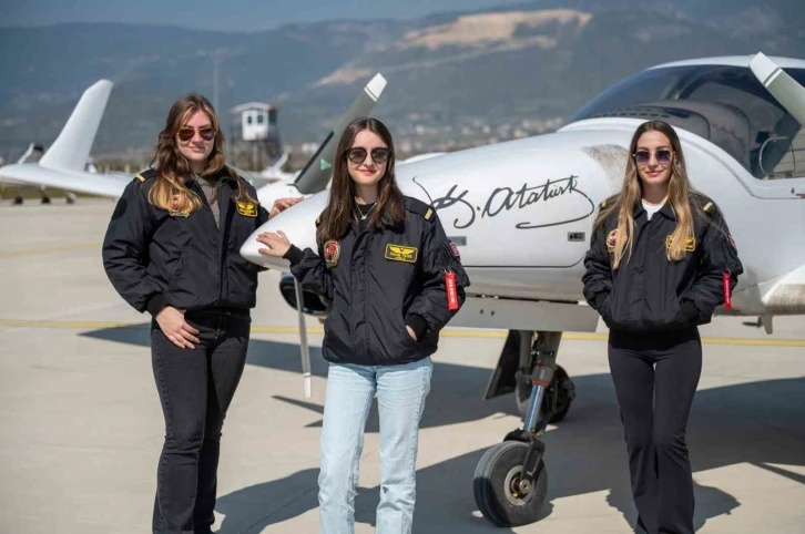 Sabiha Gökçen’in izinden giden kadın pilot adayları gökyüzünde gurur veriyor