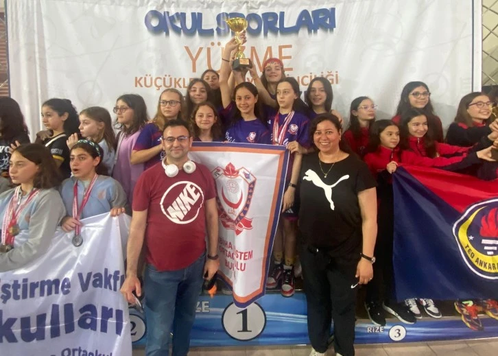 Sabiha Köstem Ortaokulu Öğrencilerinden Yüzmede Gururlandıran Başarı