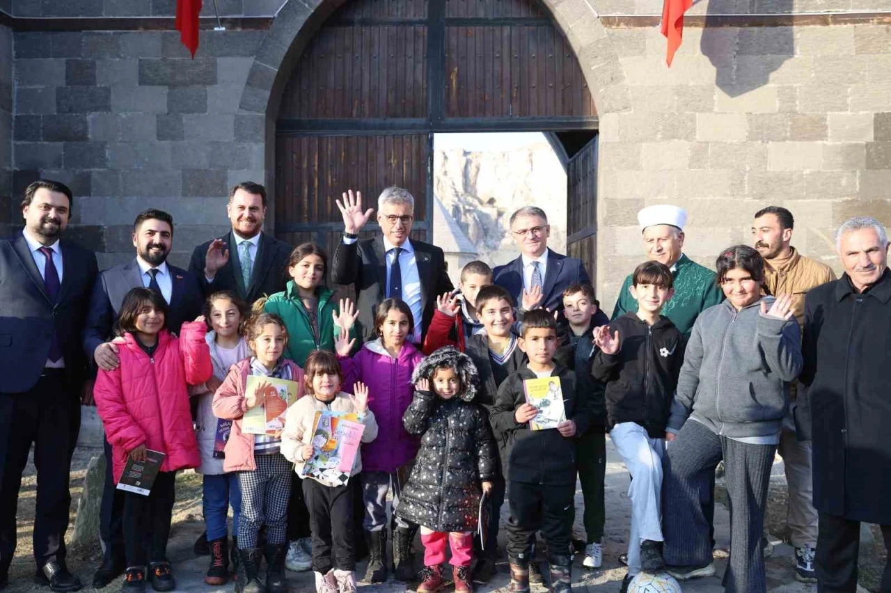 Sağlık Bakanı Memişoğlu: &quot;Van’ımıza 800 yataklı bir şehir hastanesi kazandıracağız&quot;
