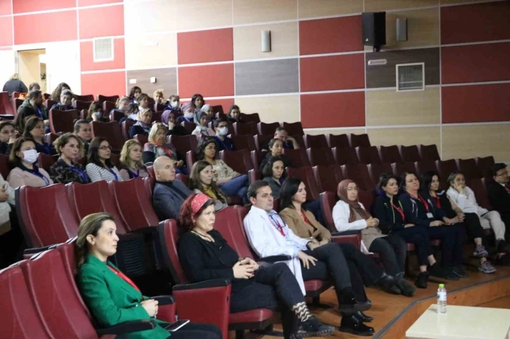 Sağlık çalışanlarına "depremzedelere yaklaşımda psikoloji" eğitimi
