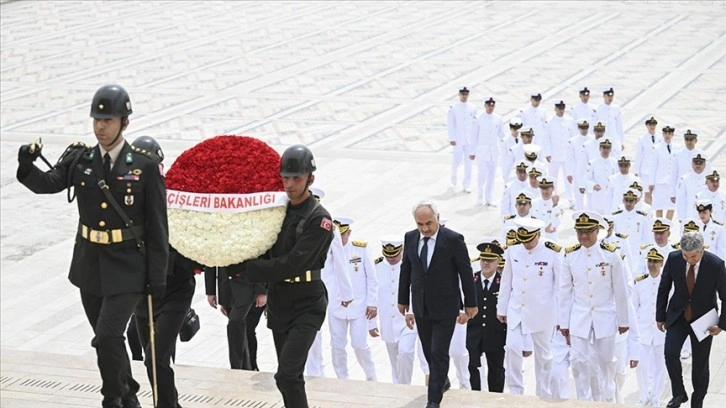 Sahil Güvenlik Komutanlığından Anıtkabir'e ziyaret