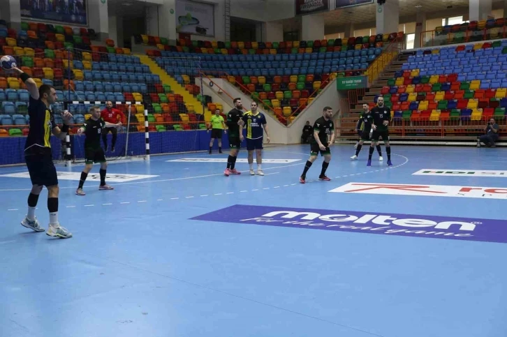 Sakarya Büyükşehir Hentbol takımı yarı finalde
