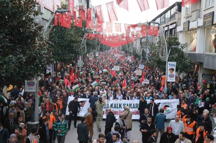 Sakarya’da insan seli: Hep bir ağızdan İsrail’i kınadılar
