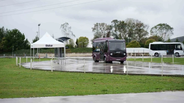 Sakarya’da üretilen ilk otonom minibüs görücüye çıktı
