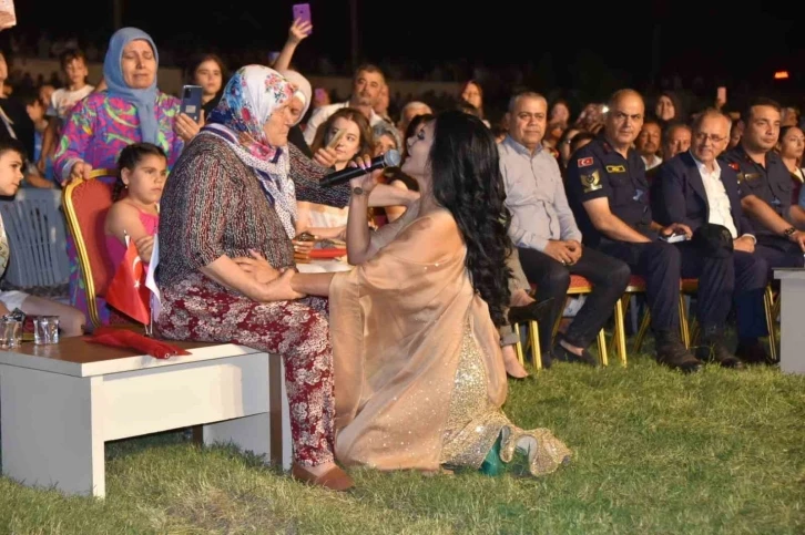 Salihli, 25. Adala Şeftali Festivali ile şenlendi
