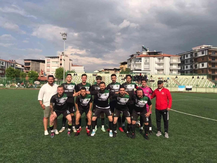 Salihli Taytanspor adını 1. Amatör Küme’ye yazdırdı
