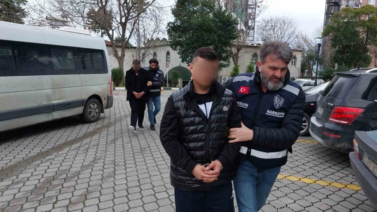 Samsun’da 10 bin 230 sentetik ecza ele geçirildi: 2 gözaltı
