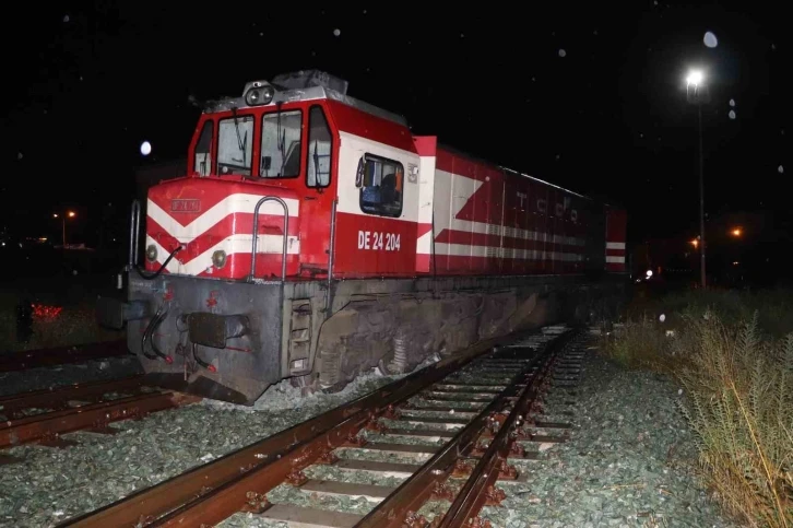 Samsun’da yük treni raydan çıktı
