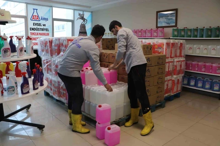 Samsun’daki liseden deprem bölgesine 120 ton hijyen malzemesi
