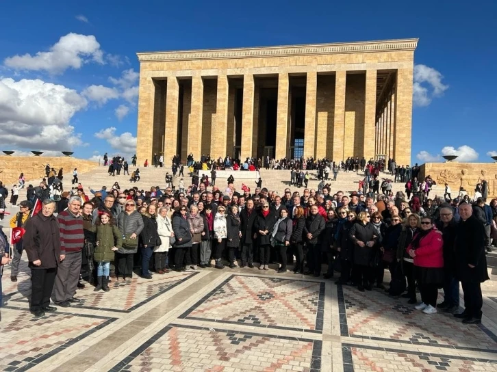 Atatürk'ün torunları Anıtkabir'de buluştu