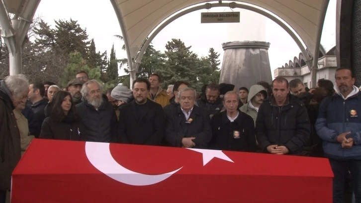 Sanatçı Köksal Engür Üsküdar’da son yolculuğuna uğurlandı
