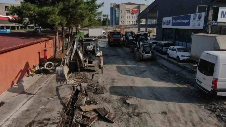 Sanayi sitelerinde yollar yenileniyor
