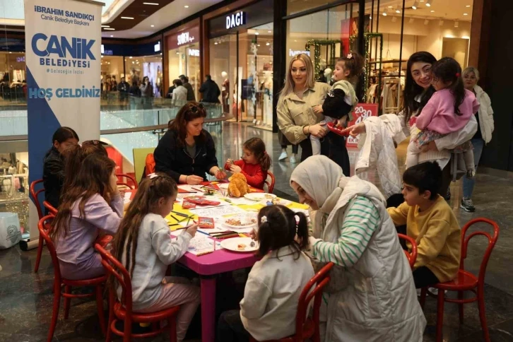 Sandıkçı: “Glütensiz gıda kolilerimizi vatandaşlarımıza ulaştırıyoruz”
