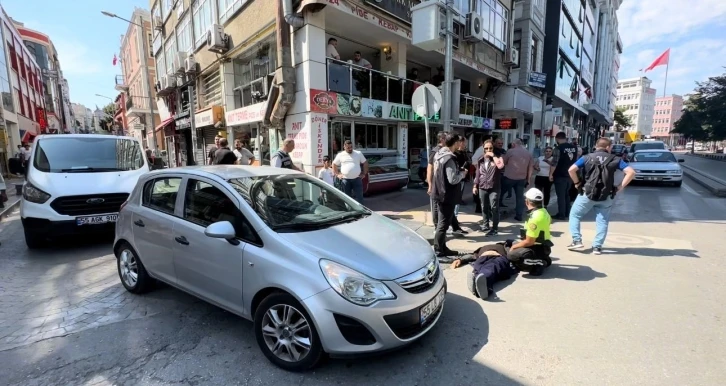 Sarhoş şahıs aracın önünden geçerken kendini yere bıraktı
