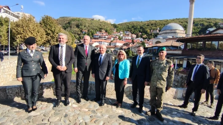 Savunma Bakanı Güler, Kosova’da tarihi yerleri gezdi
