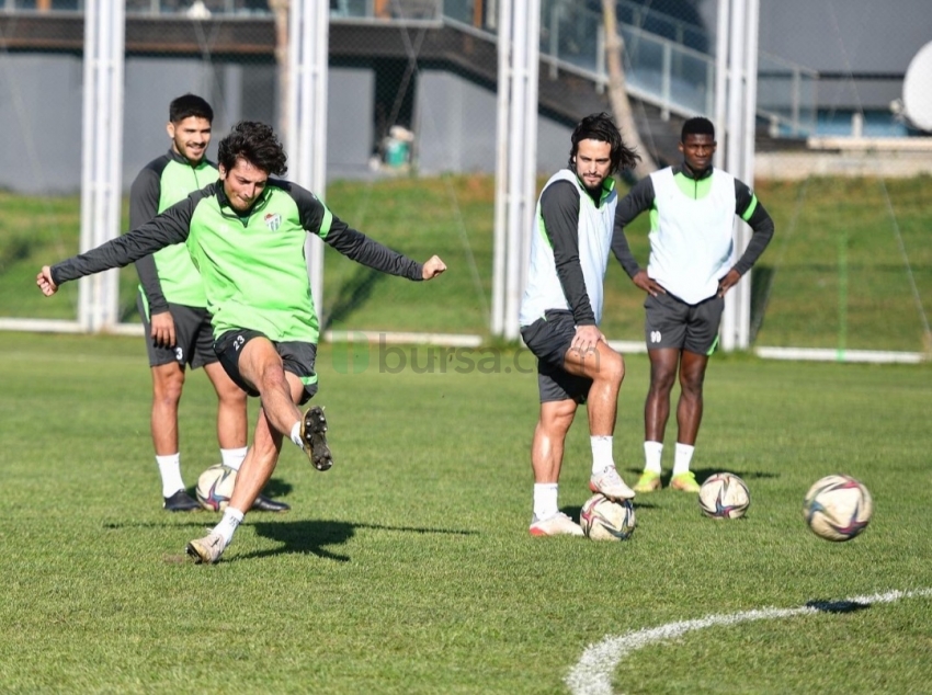 Bursaspor'da Adanaspor maçı hazırlıkları sürüyor 