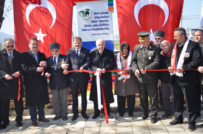 Şehit Öğretmen Etem Yaşar Meydanı açıldı