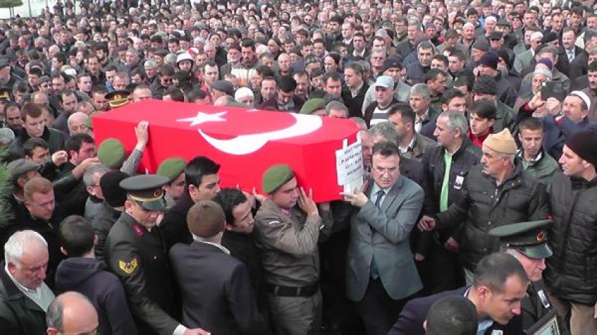 Şemdinli'de kendini vuran astsubay Bursa'da toprağa verildi