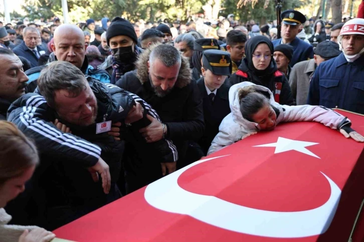 Şehit cenazesinde gözyaşları sel oldu
