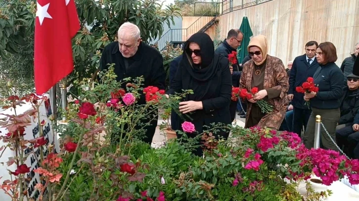 Şehit Emniyet Müdürü Altuğ Verdi mezarı başında anıldı
