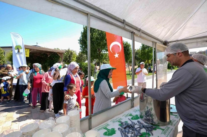 Şehitkamil Belediyesinden aşure ikramı
