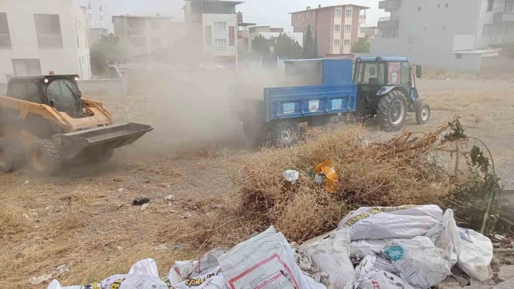 Şehzadeler Belediyesi kent merkezinde detaylı temizlik çalışmalarına başladı
