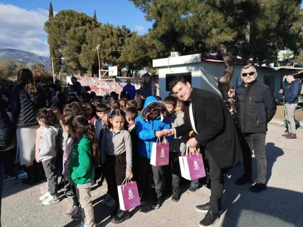 Şehzadeler Belediyesi’nden kırsal mahallelerde diş sağlığı desteği
