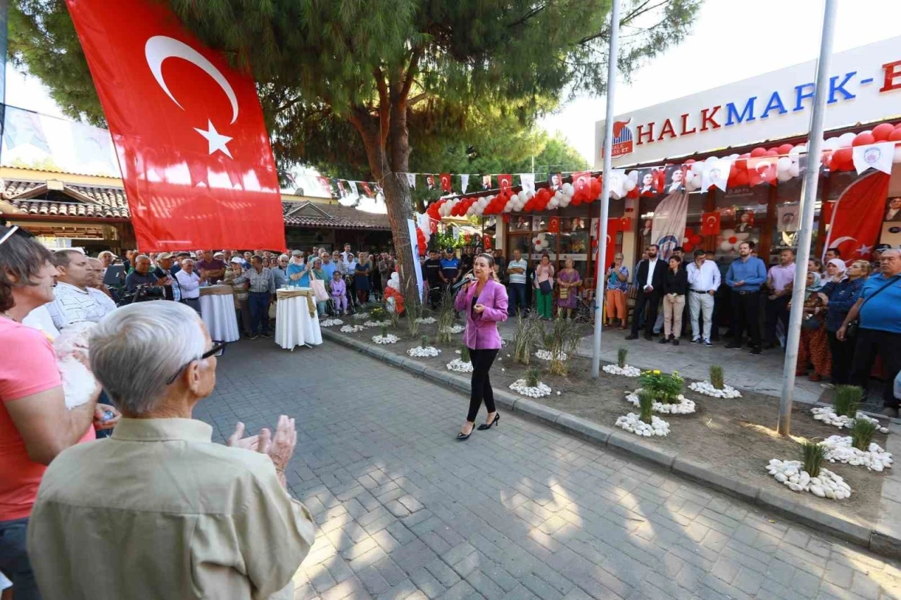 Selçuk’ta Halk Mark-Et hizmete başladı
