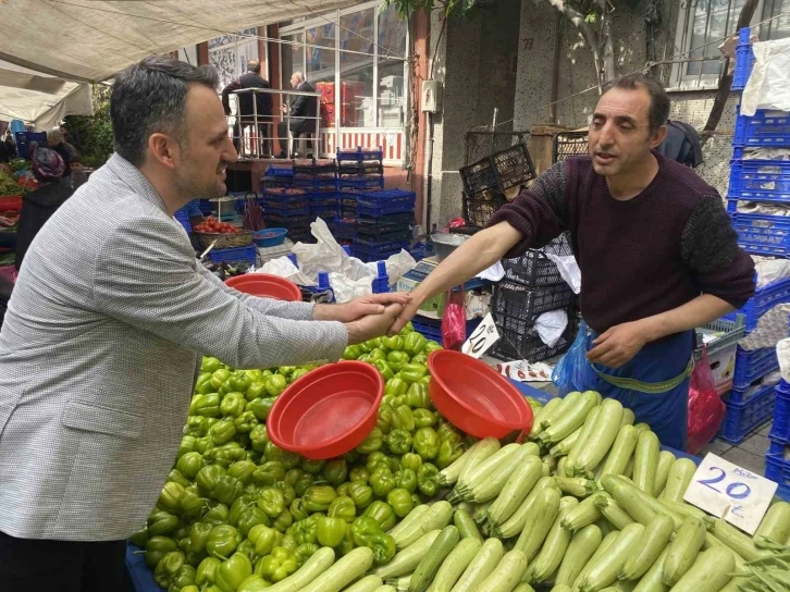 Semt pazarında vatandaştan Erdoğan’a destek: “Karşısında babam da otursa Erdoğan’dan başkasına oy yok”