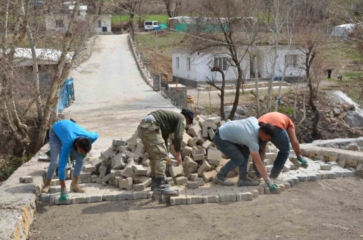 Şenoba beldesinde çamurlu yol tarihe karışıyor
