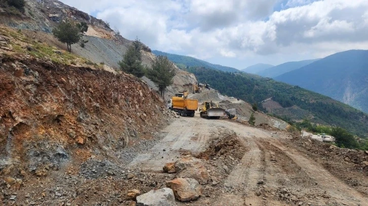 Serinyol-Madenli yolunda iki koldan çalışmalar sürüyor
