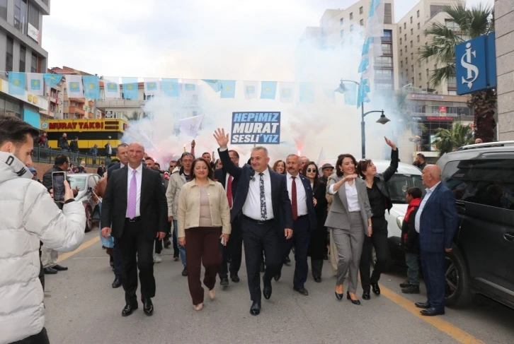 Sesli binlerce kişiye seslendi: “Seçimi alıyoruz”
