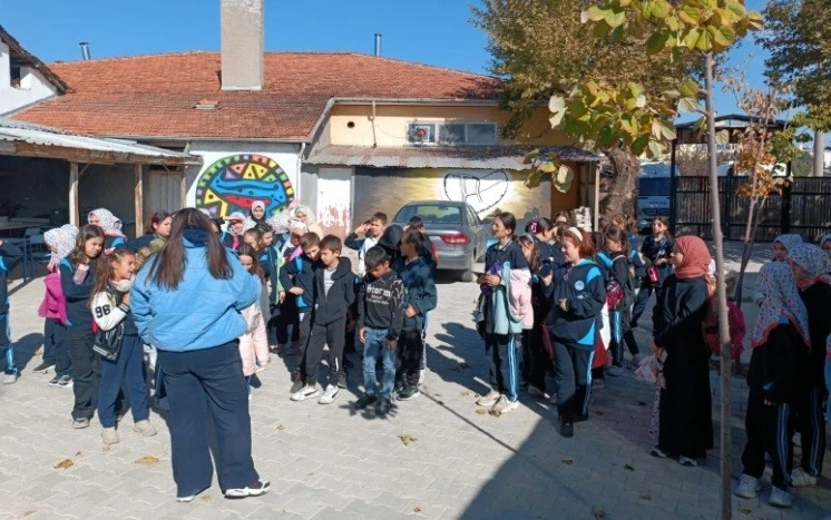 Şeyh Edebali İmam Hatip Ortaokulu öğrencileri Tavşanlı Höyüğü’nde
