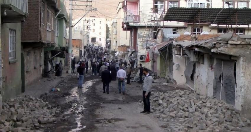 Silvan PKK’nın izlerini silmeye çalışıyor