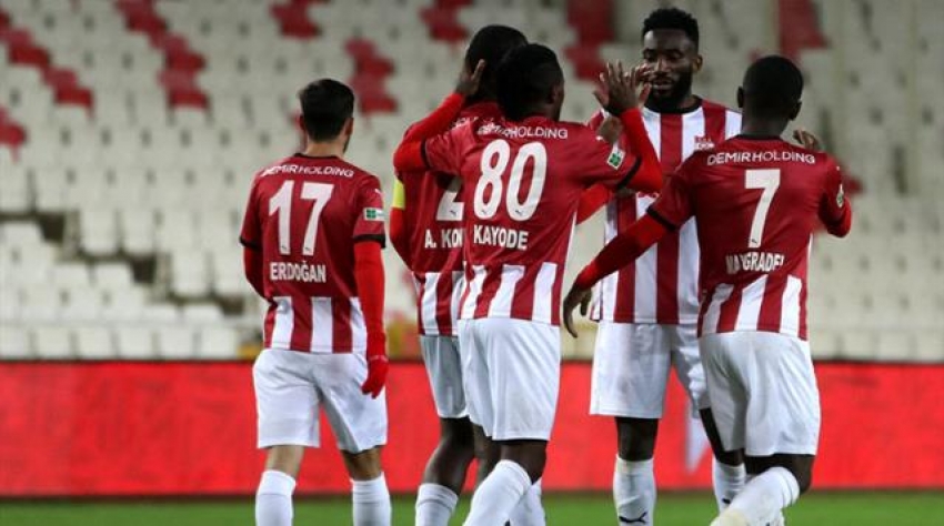 Sivasspor kupada Giresunspor'u son dakika golüyle eledi